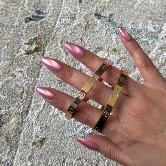 Luxury Stainless Steel Rose Gold Screw Bracelet - Picture 2 of 3